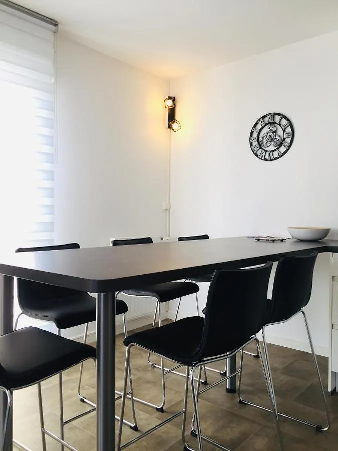 Magnifique T3 En Plein Coeur De Lorient, Dernier Etage Avec Balcon Terrasseアパートメント