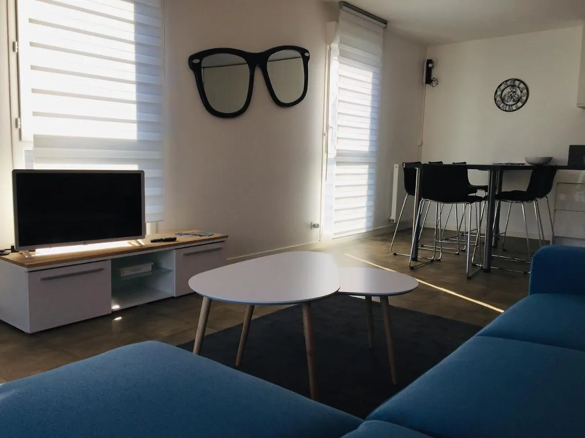 Magnifique T3 En Plein Coeur De Lorient, Dernier Etage Avec Balcon Terrasseアパートメント フランス